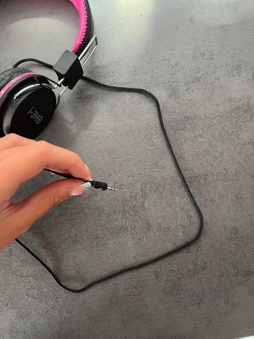 Слушалки с кабел