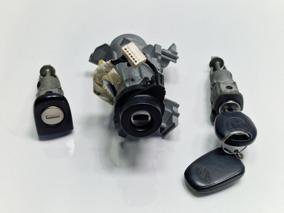 Contact Cu Butuci Si Cheie Skoda Octavia 1Z3 2009 - 2013 2.0 Tdi Cfhc 1K0905851B