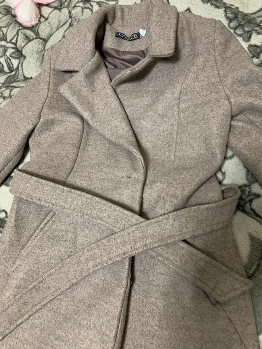 Пальто демисезонное 42 размер