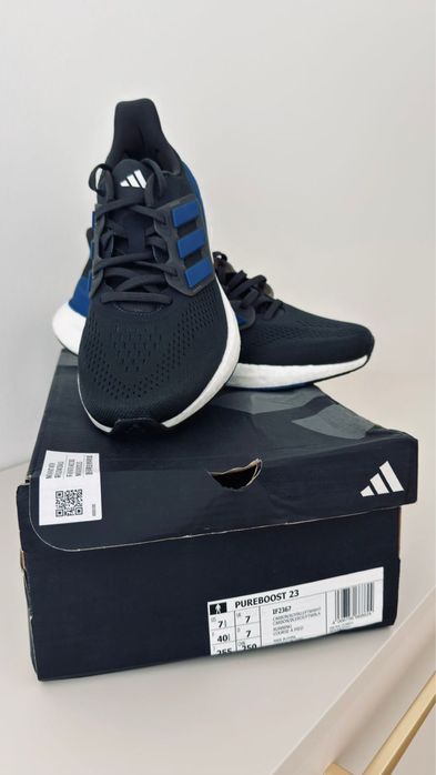 Кроссовки Adidas продам