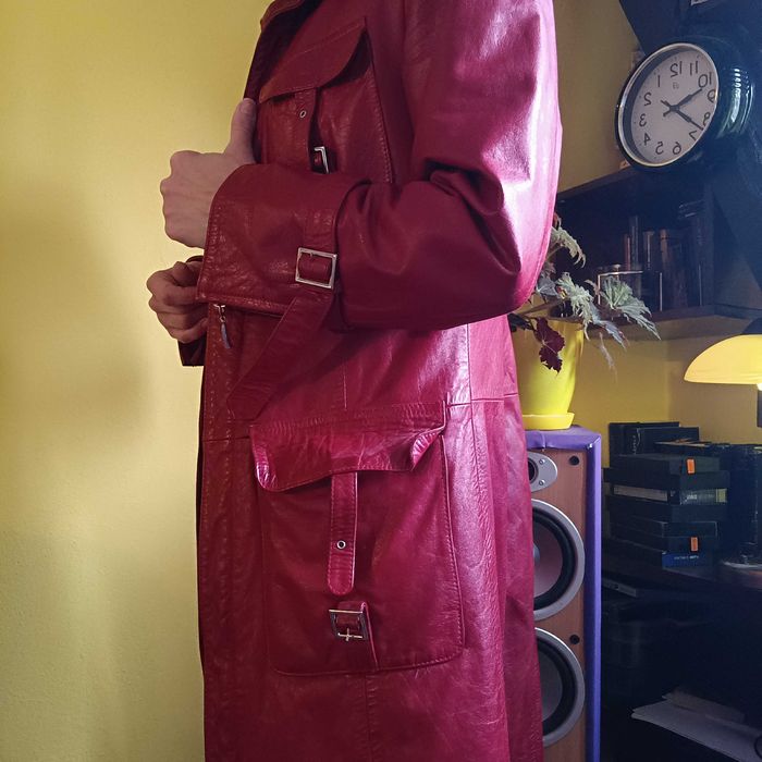 Ново/естествена кожа червено манто