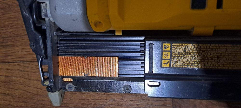 Dewalt DCN623. 23GA PIN NAILER satiladi. Jagday zor. MADE IN MEXICOi