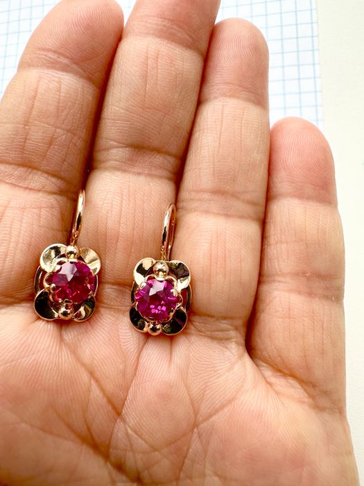 Золотые сережки Советского качества с рубином