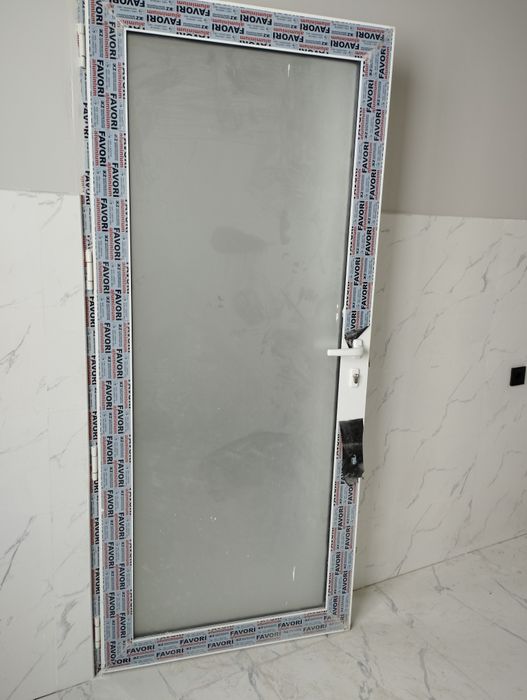 Алюминиевый и Пластиковые двери