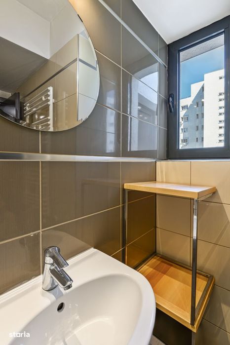 Proprietar vand apartament 3 camere bloc nou Piata Victoriei cu garaj