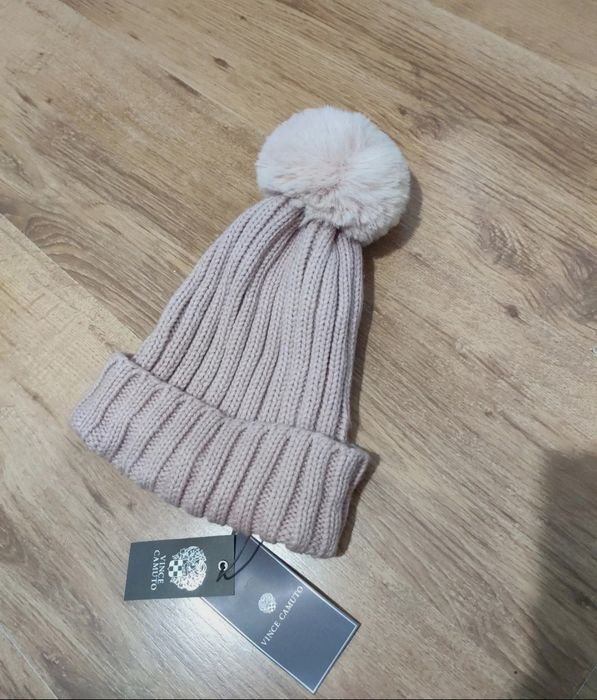 Căciulă damă cu pompon