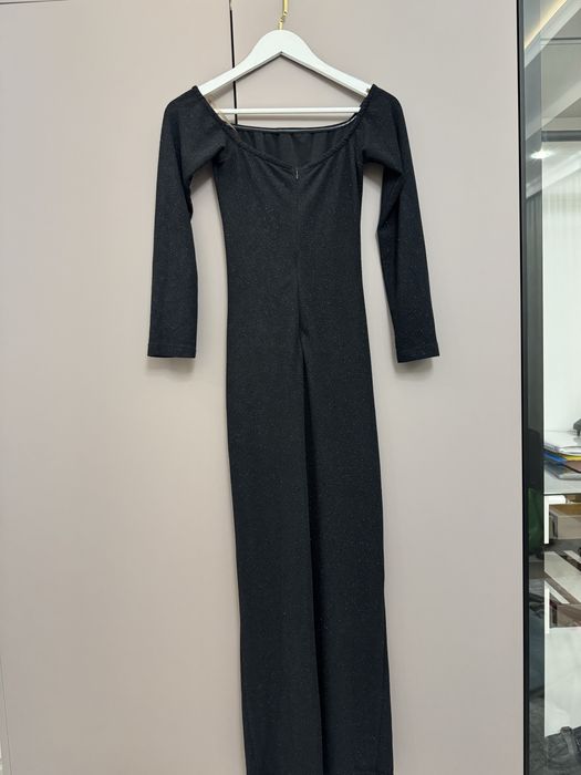 Платье нарядное облегающее