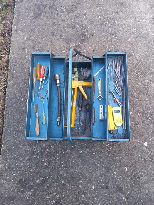 Куфар за инструменти