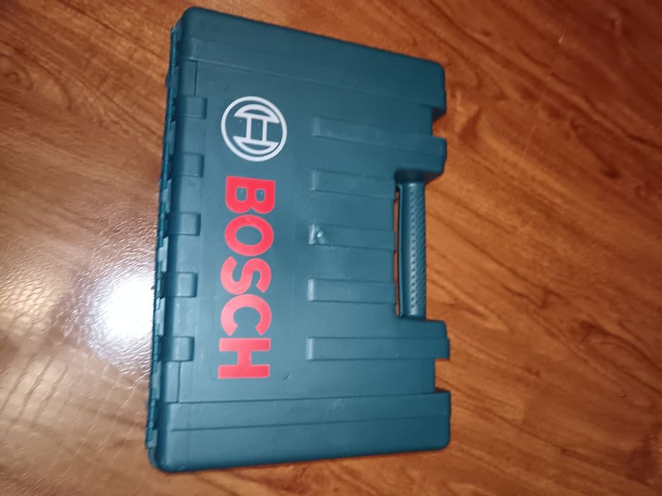 Перфоратор BOSCH
