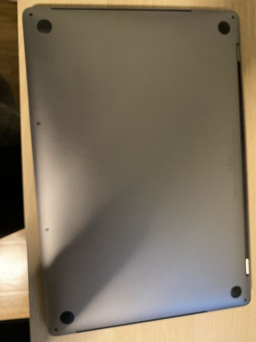 MacBook Pro 16 inch,2019,procesor Intel Core  i7,16GB, 512GB SSD