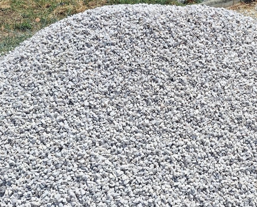 Доставка на пясък земновлажен бетон ,филц  ,чакъл