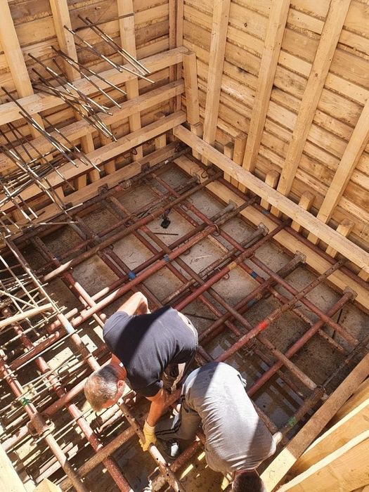 Popi metalici de închiriat 3,6m;4m.