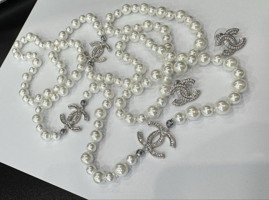 Chanel обеци и дълго колие