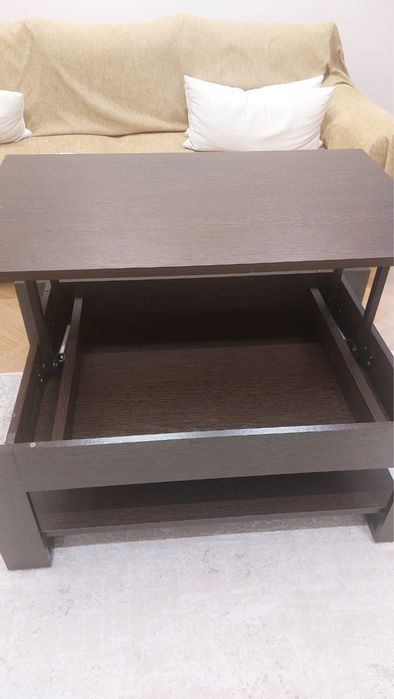 Стол в гостиную