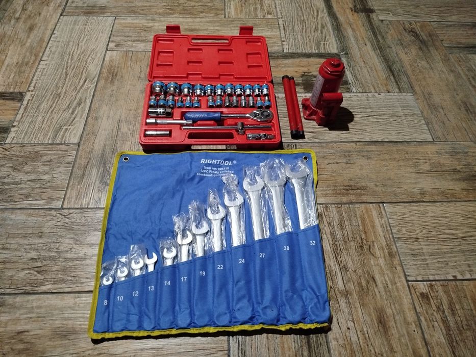 Продам набор инструментов.