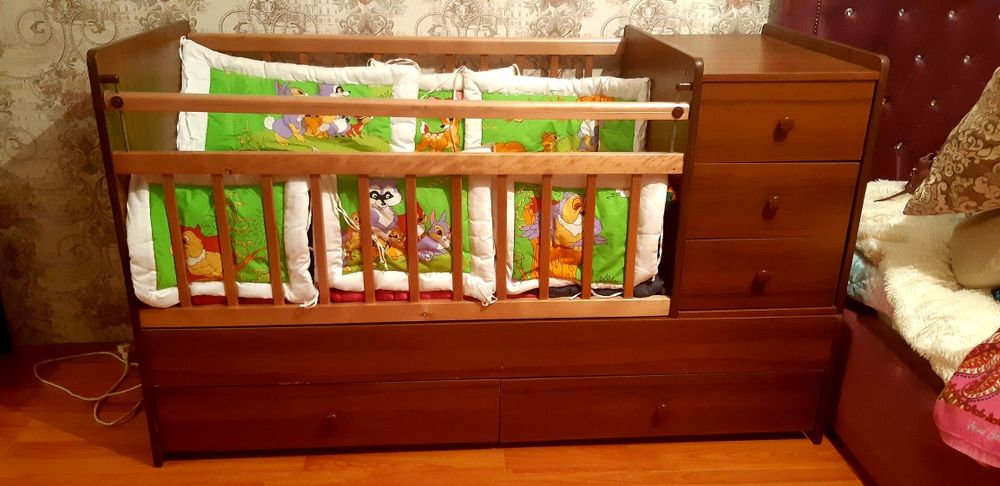 Продам детскую кроватку