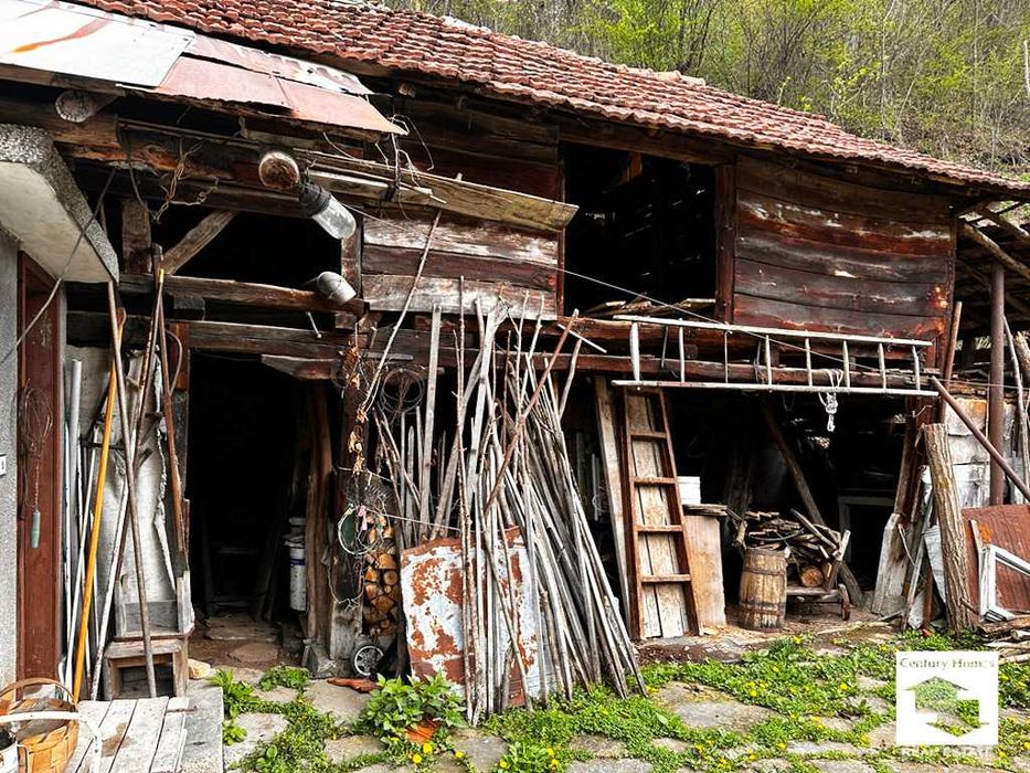 180057 Двуетажна къща в с. Станчов хан, на 12 км. от град Трявна
