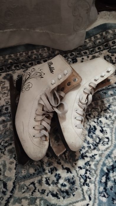 Продаю коньки 35 размер