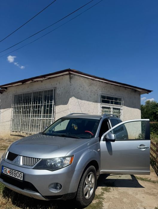 Vând Mitsubishi outlander