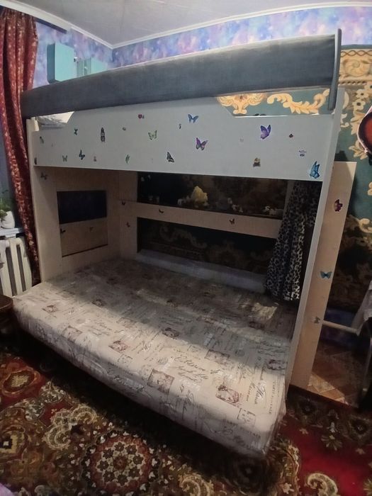 Двухярусная кровать.