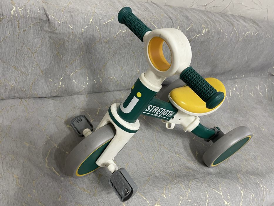 Беговел - велосипед в отличном состоянии