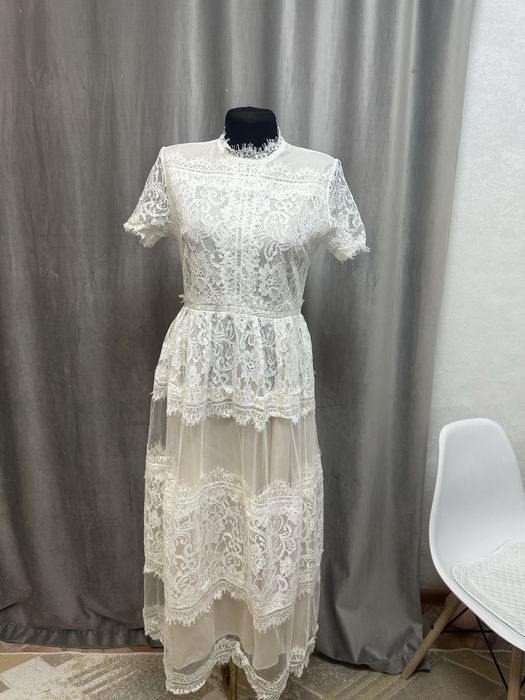 Разгрузка платьев