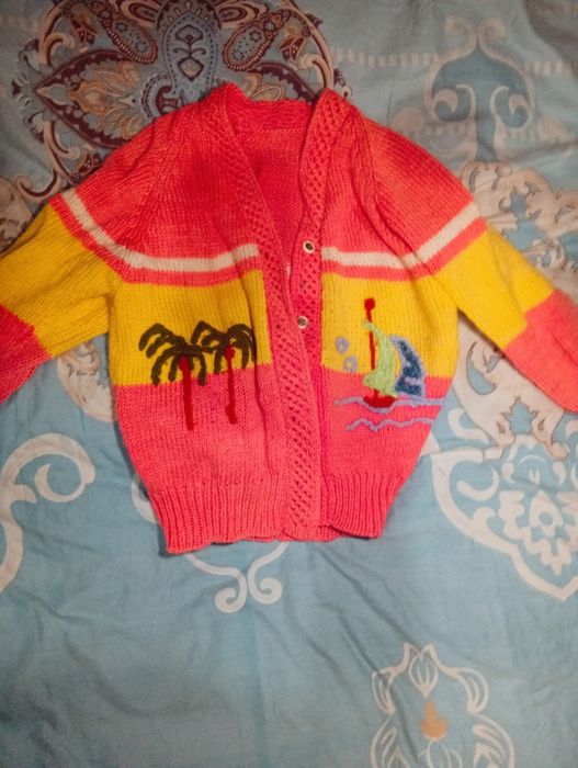 Qizlar uchun bolalar kiyimlari