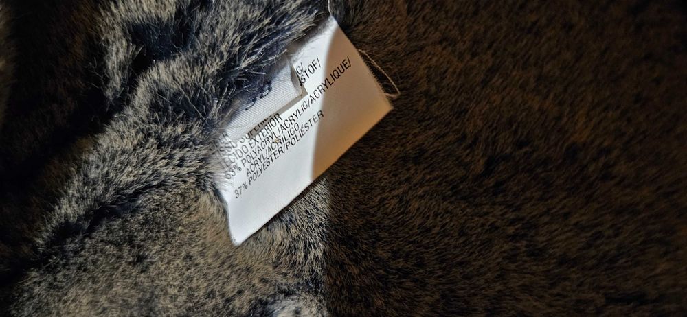 Veste dama calduroasa.