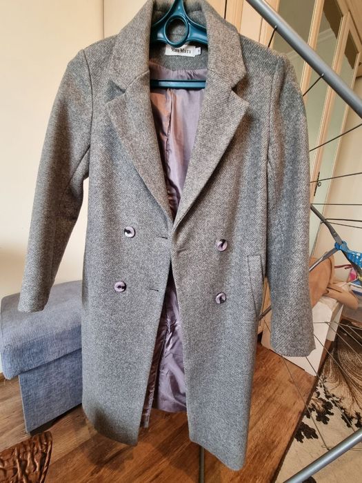 Женское пальто фирмы MAX MARA