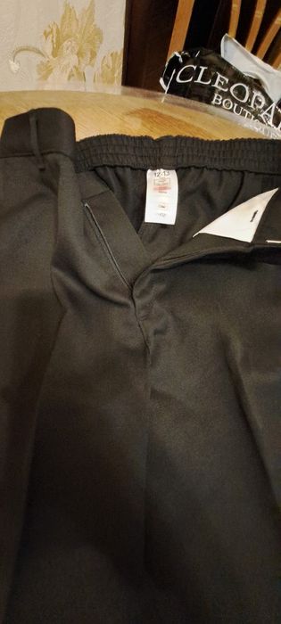 Брюки,на мальчика 12-13 лет,чёрные