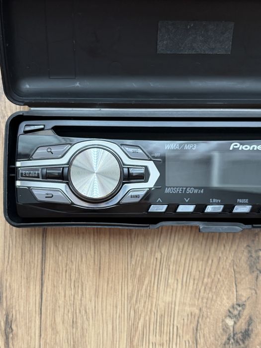 Fata detasabila Pioneer DEH-140UB (USB / AUX / MP3) + Cutie protectie