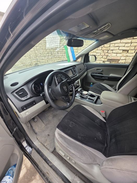 Kia Karnival 8 mestali