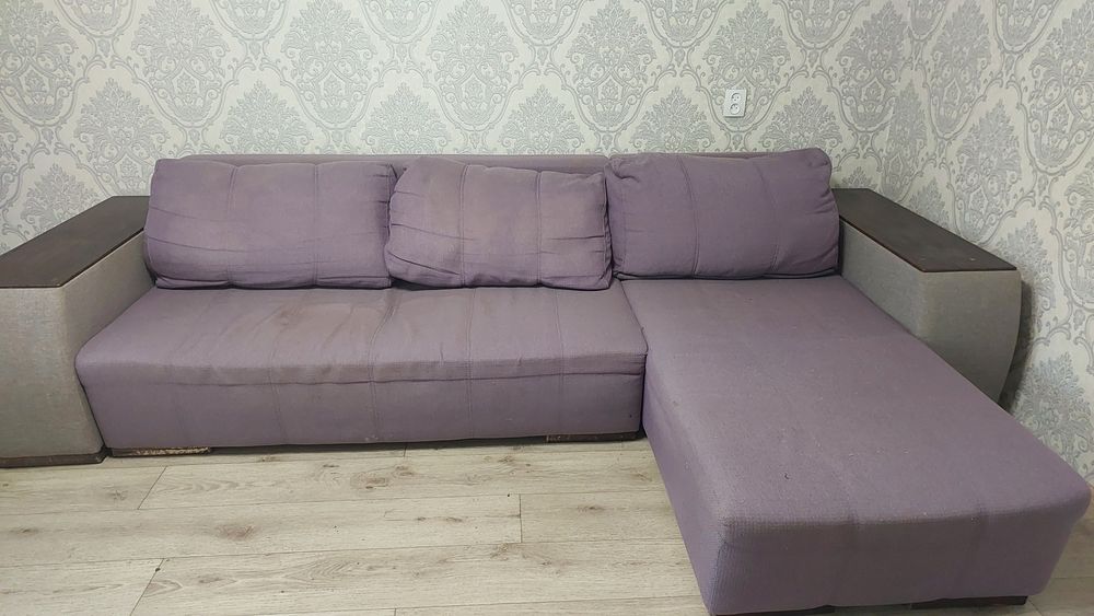 Отдам диван  бесплатно