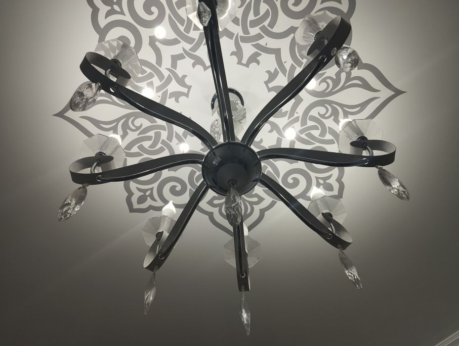 Люстра 8 лампочек