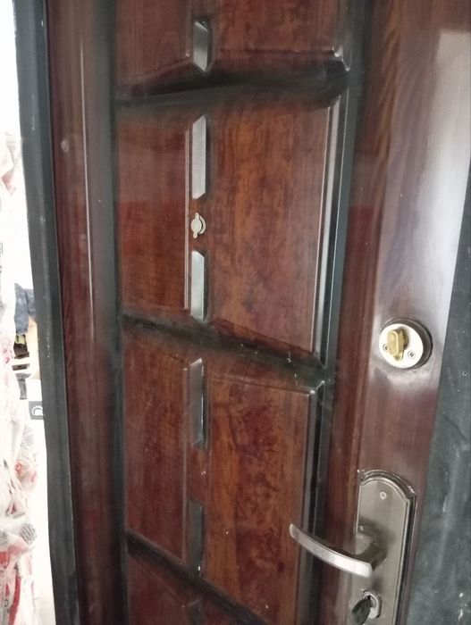 Temir Eshik (Входние двер) sotiladi