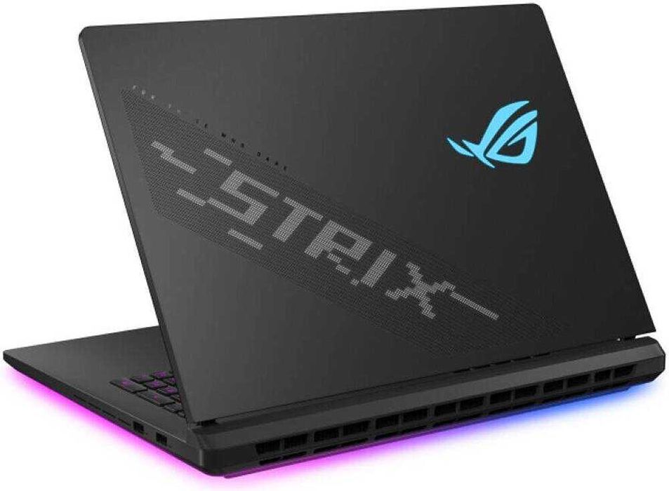 Asus ROG Strix SCAR 18 240Hz  Ultra 9 275HX 32GB RAM 2TB SSD RTX 5090