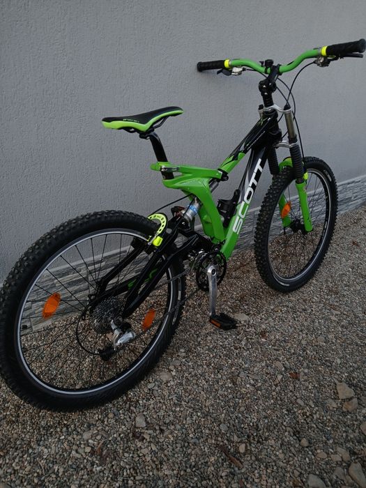 Bicicletă Scott de carbon full suspension