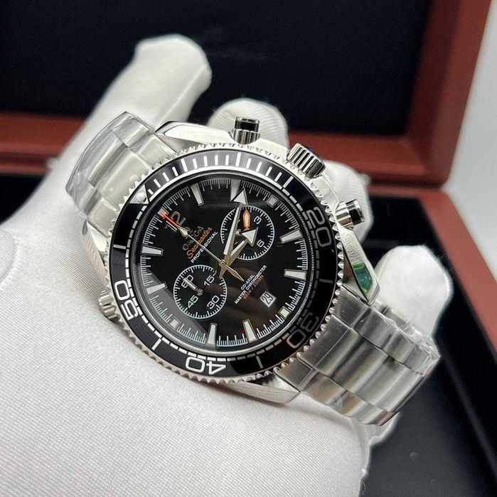 Кварцов мъжки часовник OMEGA Seamaster Planet Ocean 600M