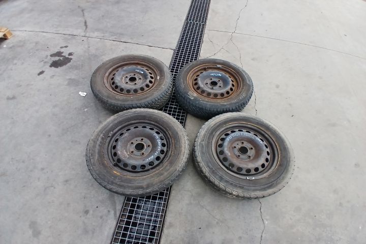 Jante tabla cu anvelope 15 - set 1K0601027AG 195/65 R15  ET47 1K06010