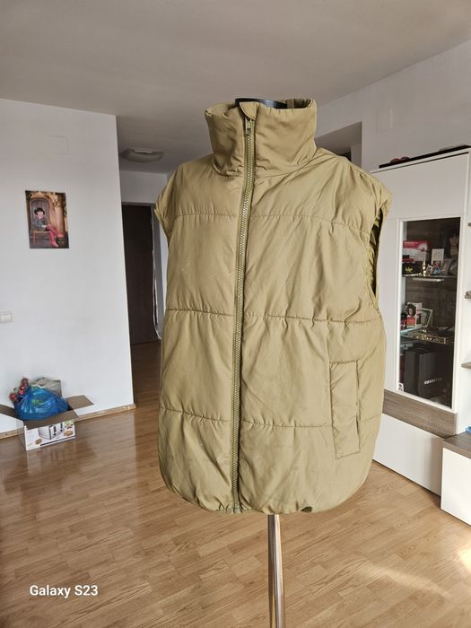 Vesta H&M  măsura S. 50 lei