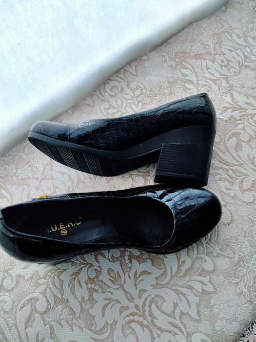 Продам туфли  коженные  в отличном состоянии.