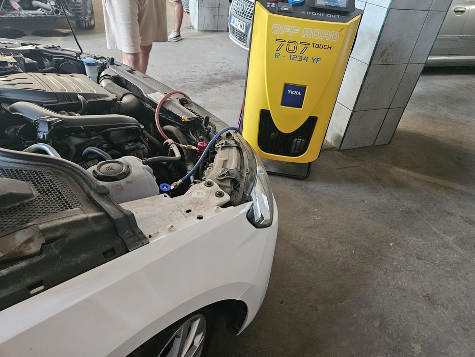 ÎNCARCARE FREON R134A si r1234yf