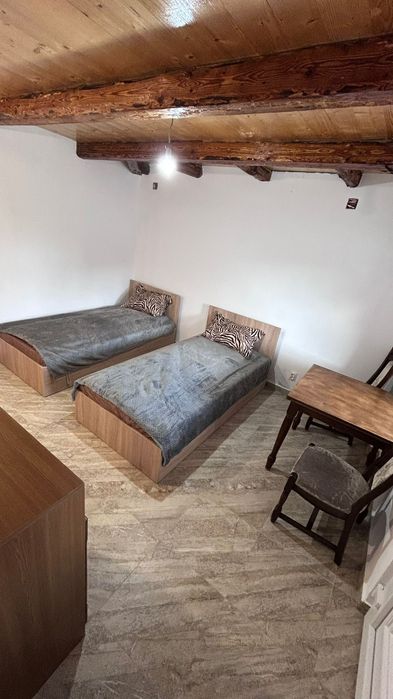 Închiriez apartamente la casă