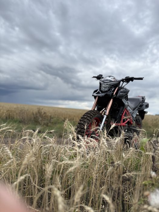 Мотоцикл sycmcc 300