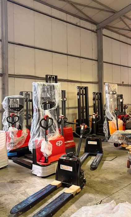 Stivuitor electric cu catarg stacker electric