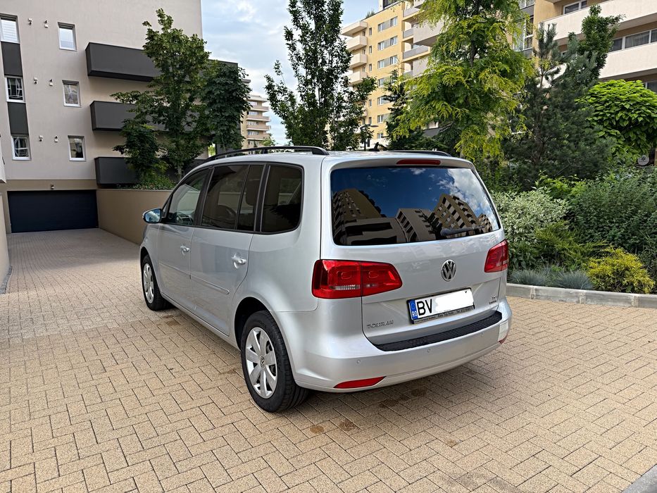 VOLKSWAGEN Touran 2012 — imagine 4