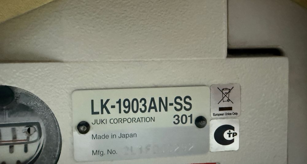 Masina de cusut nasturi/cheita profesionala Juki