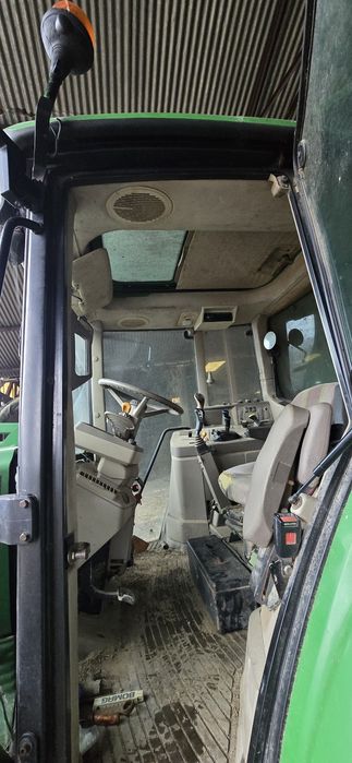 Tocator john deere 6130 cu incarcator frontal 85 cai am 2010 . Ca 6230