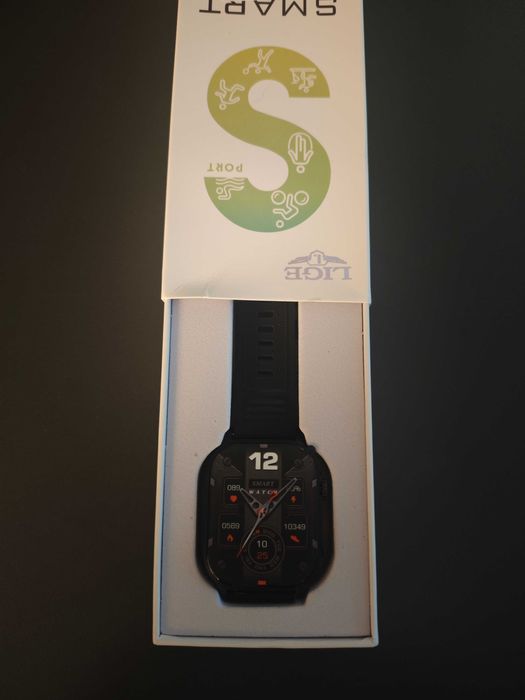 Чисто нов смарт часовник