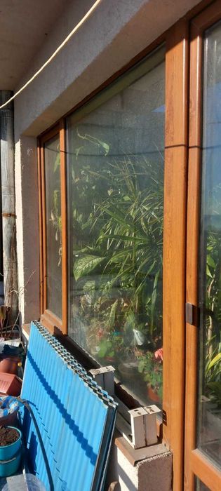 Продавам вратопрозорец